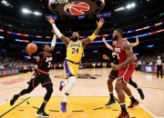 湖人狂胜小牛，豪取六连胜